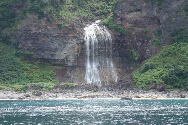 カムイワッカ湯の滝